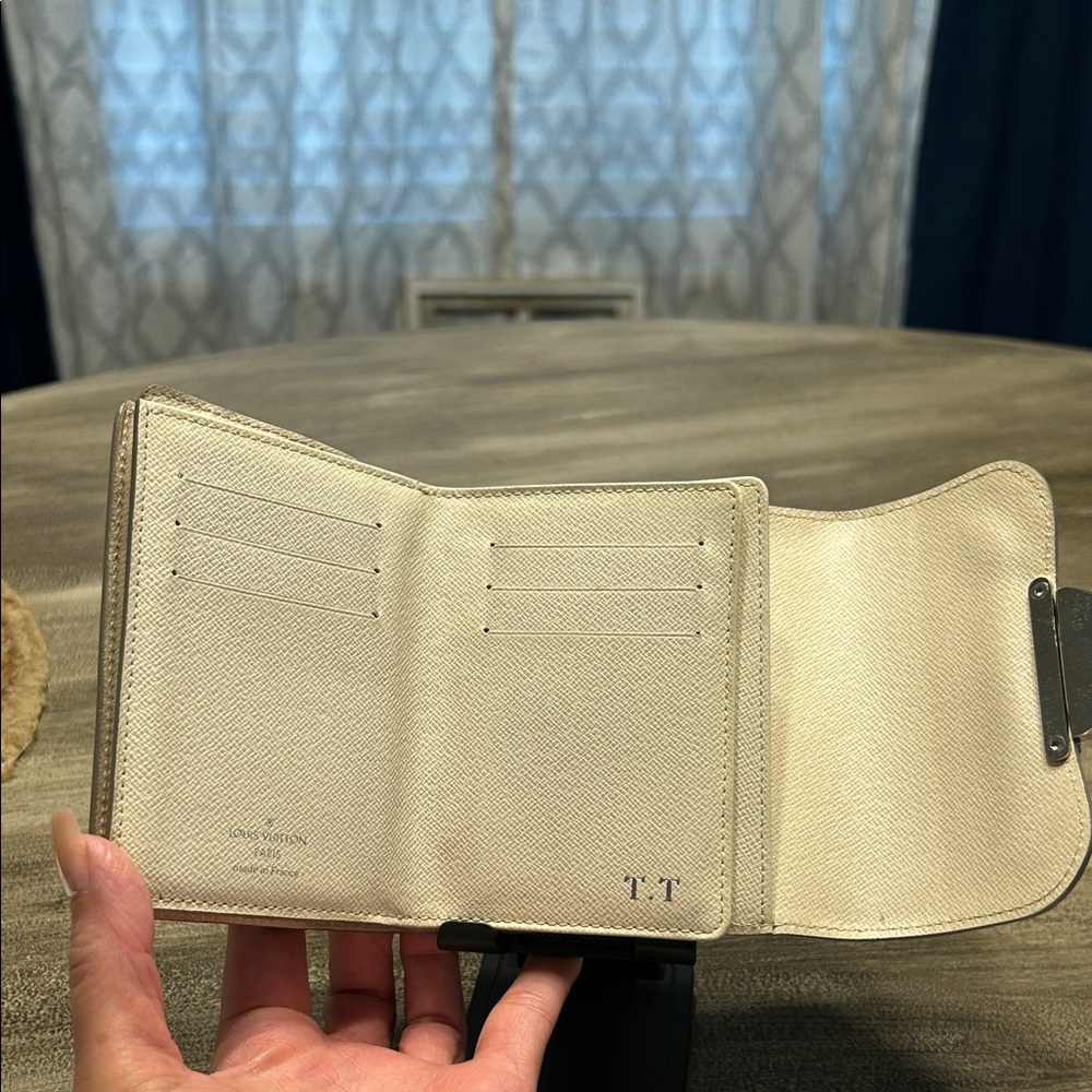 109. Louis Vuitton Ivory Koala Epi Wallet with COA - Picture 7 of 13